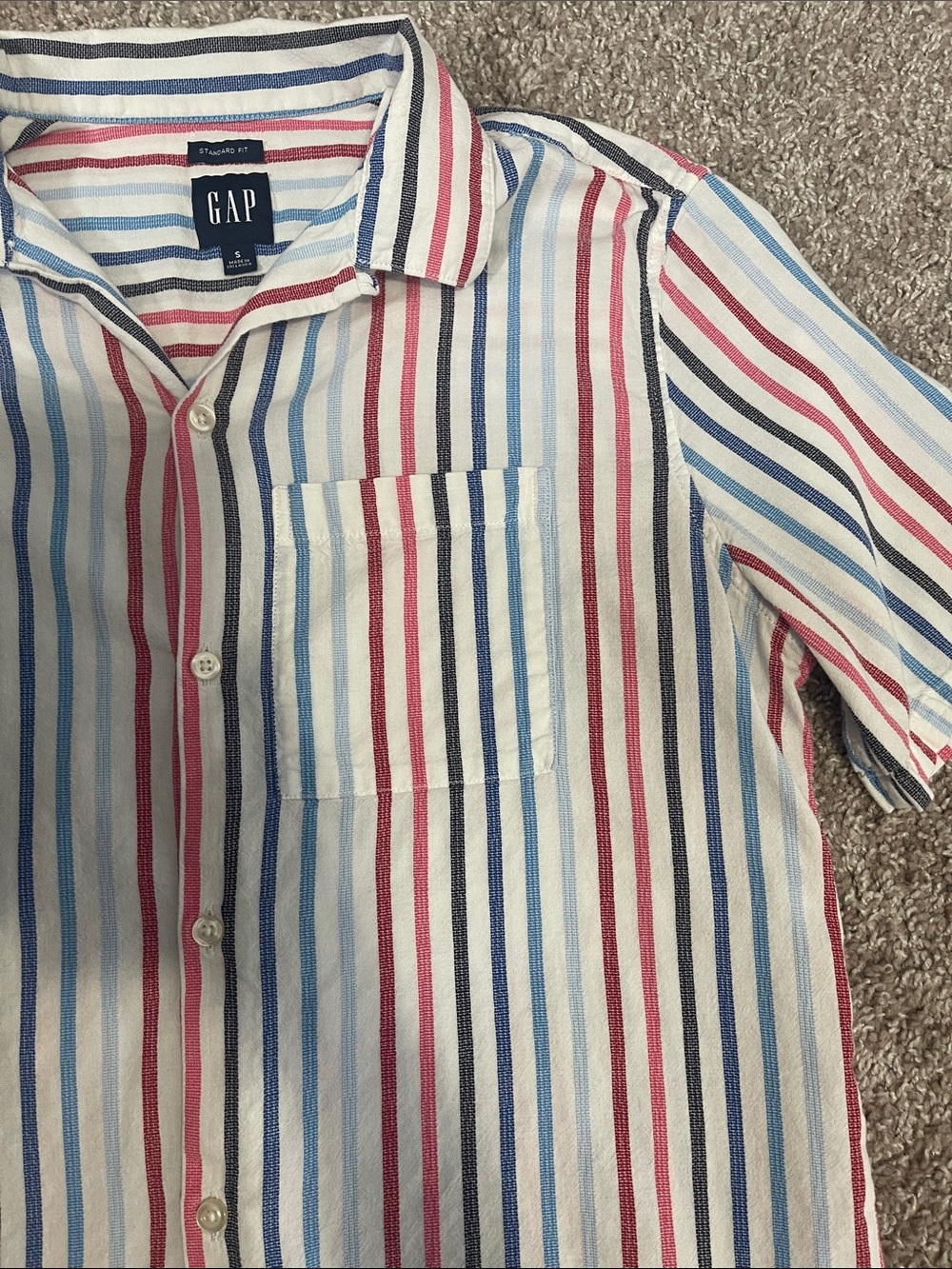 GAP Short-Sleeve Button-Down Shirt in White with Red & Blue Stripes - Picture 3 of 5